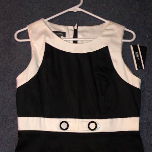 Dress - Picture 2 of 4